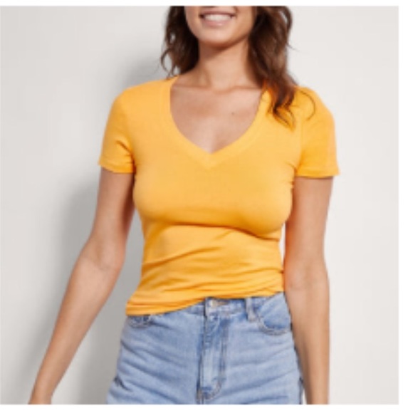 Easy Standard Short Sleeve V Neck Size Small Coral (Yellow) EUC - Picture 4 of 4